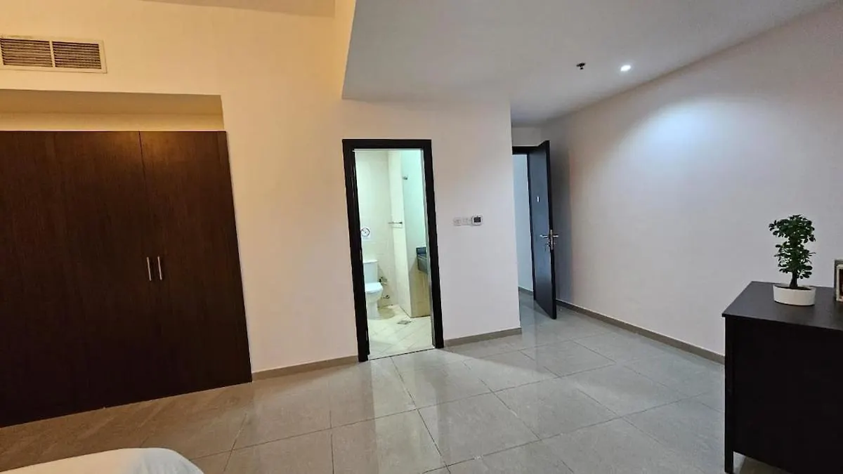 Apartment 2 Bedroom Beach-Front Flat In Marina Dubai